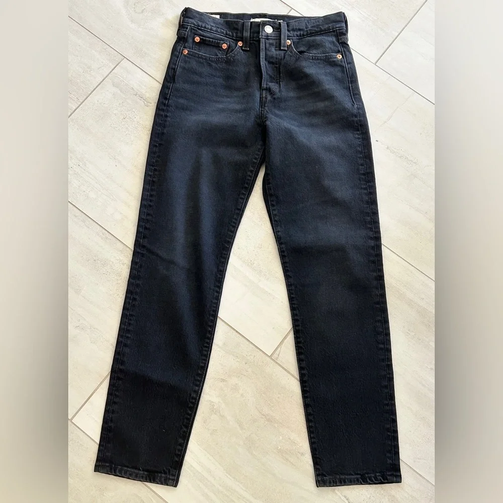 Levi's Wedgie Icon Fit - High Waisted Straight Leg Black Jeans - Size 24 - Picture 4 of 6